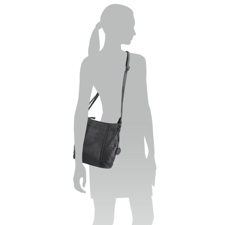 Kožená kabelka s perforáciou a nastaviteľným crossbody popruhom Noelia Bolger materiál kože zapínanie na zips farba čierna veľkosť stredná NB 2029 C Na postave