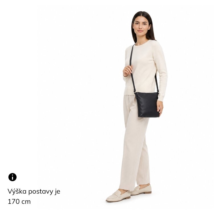 Praktická crossbody kabelka do mesta aj na výlety Carmelo materiál syntetická koža zapínanie na zips farba čierna veľkosť malá 4670 C Na postave