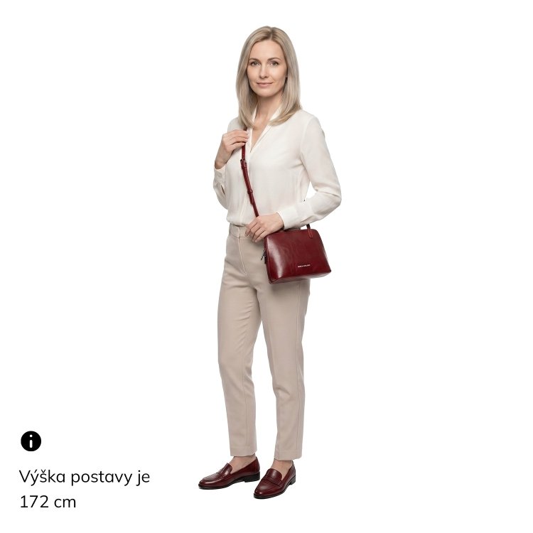 Kožená crossbody kabelka s premysleným členením Noelia Bolger materiál kože zapínanie na zips farba červená veľkosť malá NB 0115 TCV Na postave