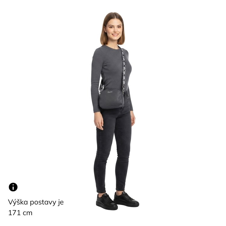 Štýlová crossbody kabelka s textúrovaným povrchom Tangerin materiál syntetická koža zapínanie na zips farba zelená veľkosť malá 4365 ZE Na postave