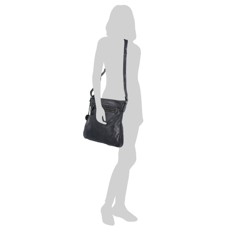 Kožená crossbody s predným vreckom na zips Noelia Bolger materiál kože zapínanie na zips farba čierna veľkosť stredná NB 2103 C Na postave