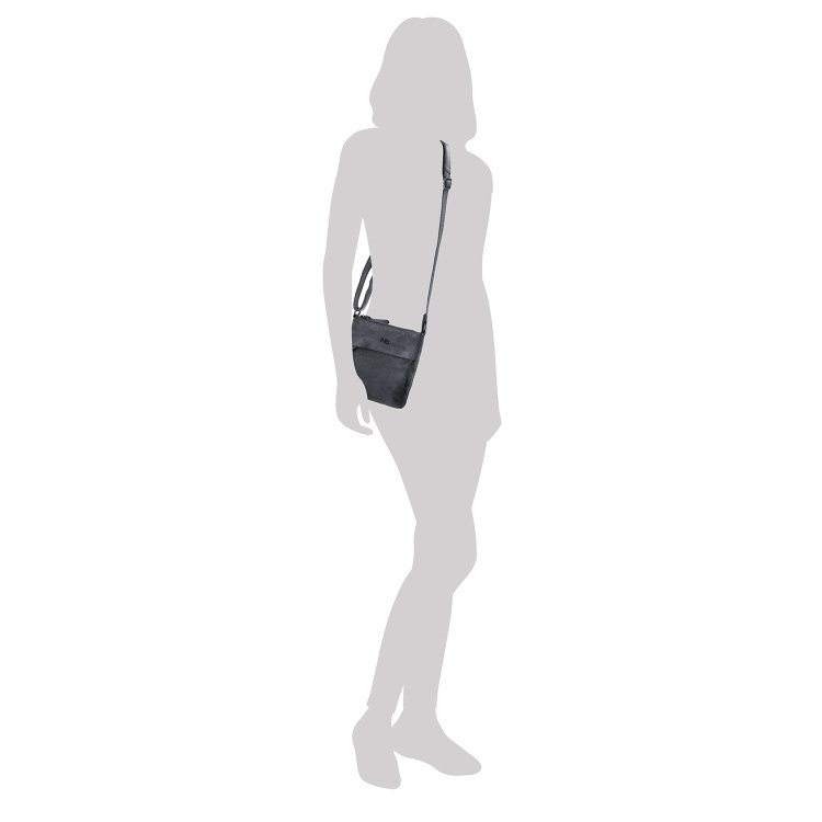 Malá kožená crossbody so zapínaním na zips Noelia Bolger materiál kože zapínanie na zips farba čierna veľkosť malá NB 2090 C Na postave