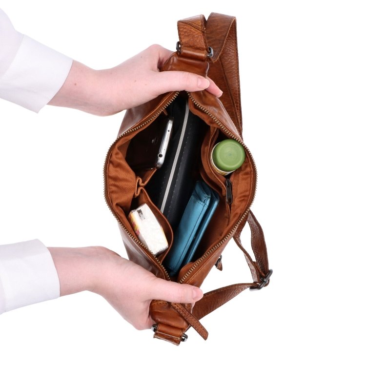 Kožená moonbag kabelka cez rameno Noelia Bolger materiál kože zapínanie na zips farba koňaková veľkosť malá NB 2412 KO Vnútro