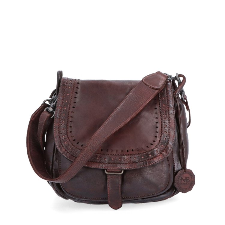 Kožená crossbody kabelka so zdobenou chlopňou Noelia Bolger materiál kože zapínanie s chlopňou farba vínová veľkosť stredná NB 2030 BO Spredu