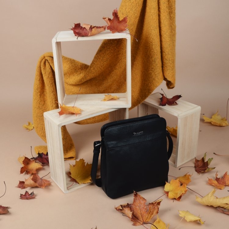 Crossbody kabelka Tangerin materiál syntetická koža zapínanie na zips farba čierna veľkosť malá 8021 C Lifestyle