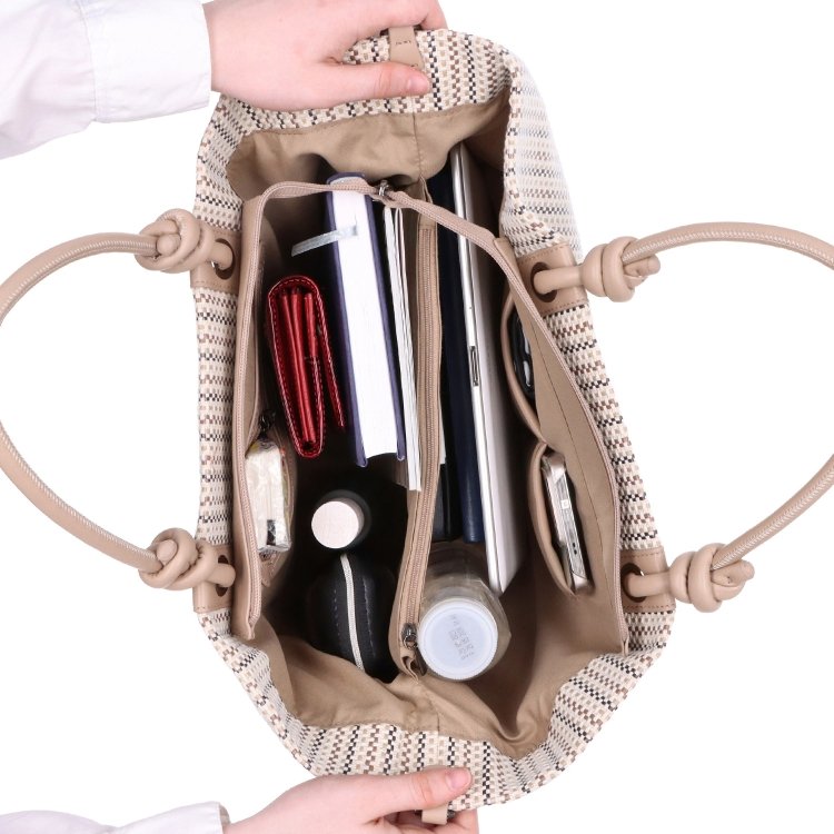 Priestranná shopper kabelka s originálnymi uchami Le Sands materiál syntetická koža zapínanie na zips farba modrá veľkosť veľká 4613 M Vnútro