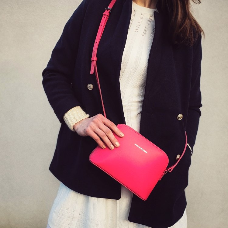 Kožená crossbody kabelka Noelia Bolger Noelia Bolger materiál kože zapínanie na zips farba ružová veľkosť malá NB 0096 F Lifestyle