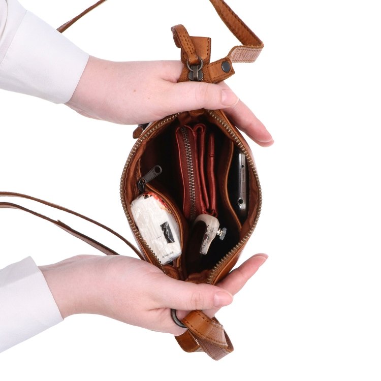 Elegantná kožená crossbody kabelka Noelia Bolger materiál kože zapínanie na zips farba koňaková veľkosť malá NB 2415 KO Vnútro