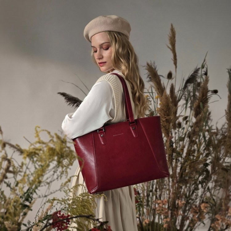 Luxusná kožená kabelka Noelia Bolger Noelia Bolger materiál kože zapínanie na zips farba červená veľkosť veľká NB 0092 TCV Lifestyle