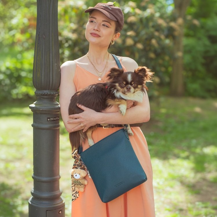 Crossbody kabelka so zipsom Carmelo materiál syntetická koža zapínanie na zips farba zelená veľkosť malá 4324 PE Lifestyle