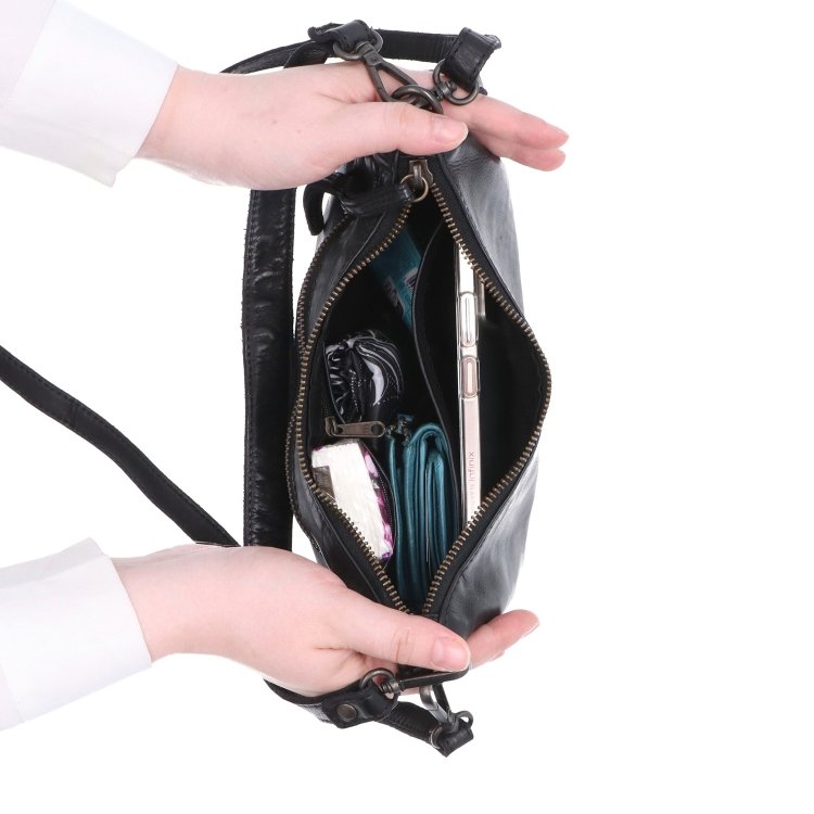 Módna kožená kabelka s dvoma popruhmi Noelia Bolger materiál kože zapínanie na zips farba čierna veľkosť malá NB 2425 C Vnútro