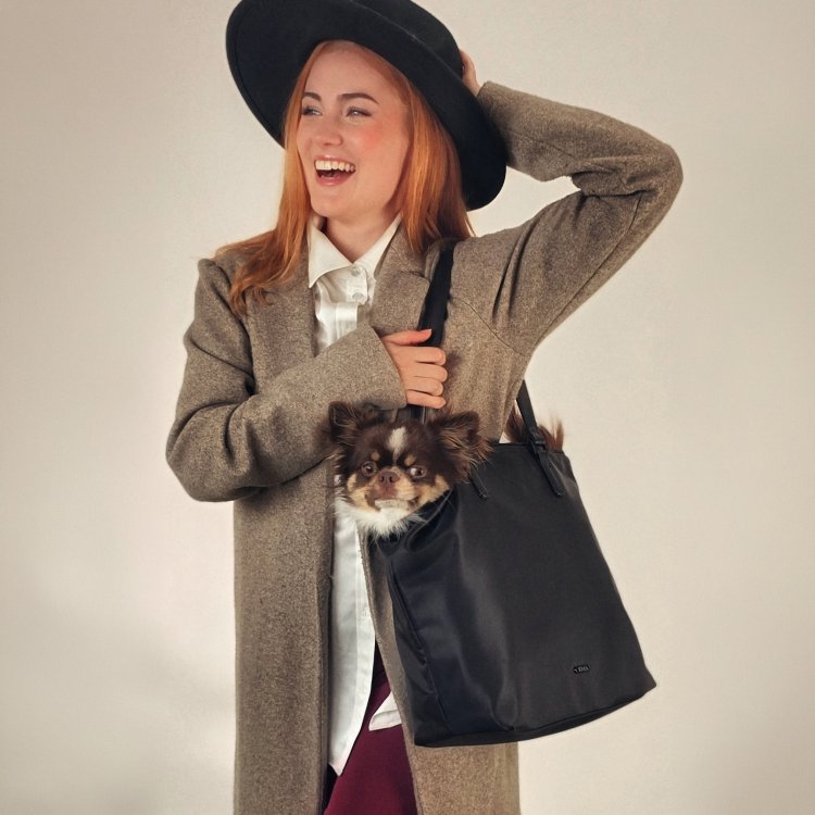 Elegantná nylonová kabelka cez rameno Carmelo materiál nylon zapínanie na zips farba čierna veľkosť veľká 6601 C Lifestyle