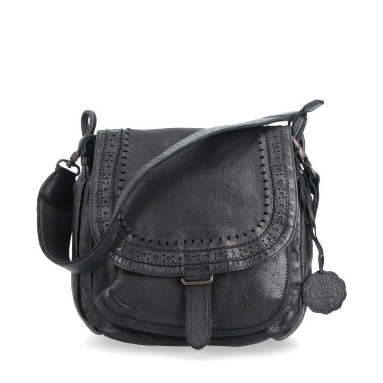 Kožená crossbody kabelka so zdobenou chlopňou Noelia Bolger materiál kože zapínanie s chlopňou farba čierna veľkosť stredná NB 2030 C Spredu