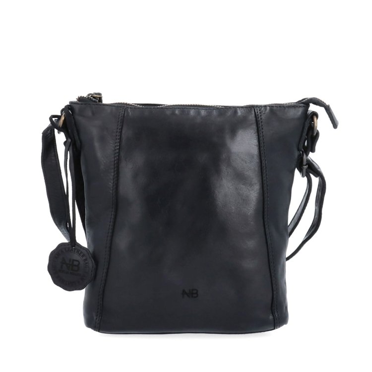Malá kožená crossbody s prešívaním Noelia Bolger materiál kože zapínanie na zips farba čierna veľkosť malá NB 2086 C Spredu