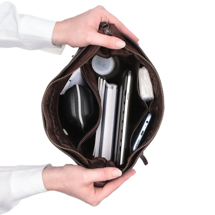 Kožená crossbody s predným vreckom na zips Noelia Bolger materiál kože zapínanie na zips farba hnedá veľkosť stredná NB 2103 H Vnútro