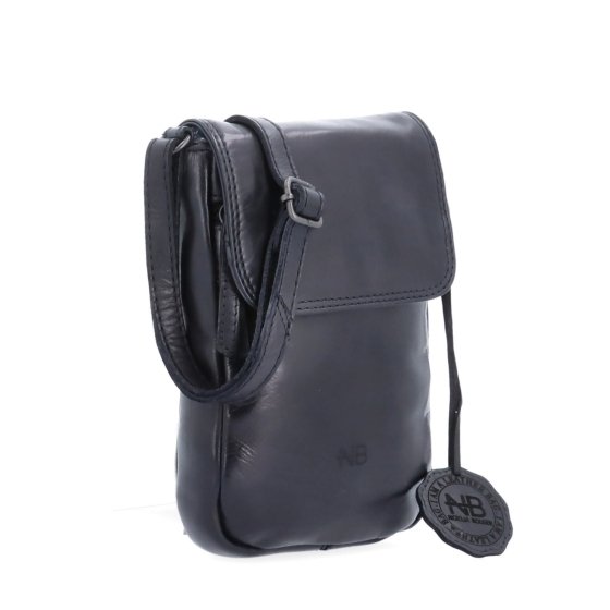 Kožená crossbody taška s chlopňou Noelia Bolger materiál kože zapínanie s chlopňou farba čierna veľkosť malá NB 2418 C
