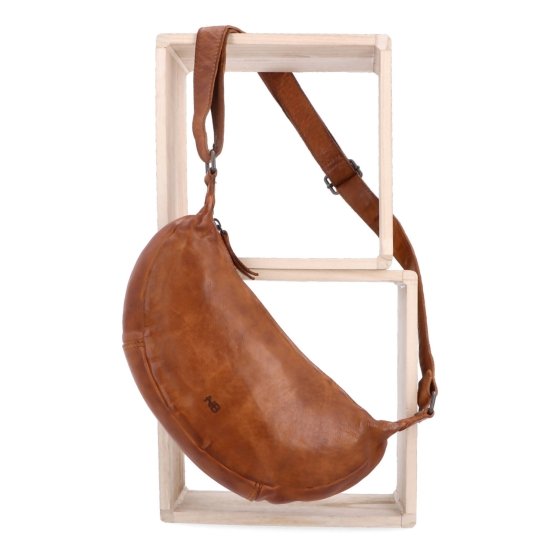 Malá kožená moonbag kabelka Noelia Bolger materiál kože zapínanie na zips farba koňaková veľkosť malá NB 2411 KO