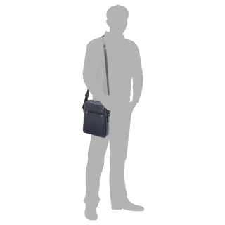 Crossbody taška cez rameno Tangerin materiál syntetická koža zapínanie na zips farba čierna veľkosť stredná 2324 C Na postave