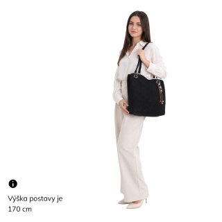 Štýlová kabelka na rameno s odnímateľným príveskom Carmelo materiál syntetická koža zapínanie na zips farba čierna veľkosť veľká 4664 C Na postave