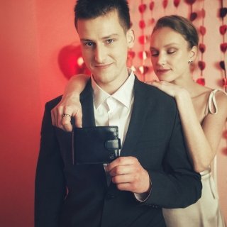 Kožená peňaženka na šírku Cosset materiál kože zapínanie na cvok farba čierna veľkosť stredná 4487 Komodo C Lifestyle