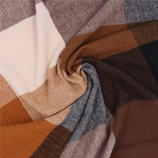 Príjemný šál s károvaným vzorom Noelia Bolger materiál Polyester s prímesou vlny farba hnedá KZ001 - 03