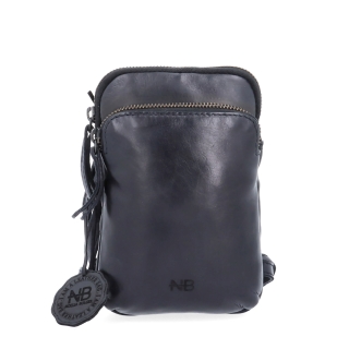 Štýlová kožená crossbody taška Noelia Bolger materiál kože zapínanie na zips farba čierna veľkosť malá NB 2419 C Spredu