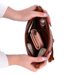 Kožená crossbody kabelka na každý deň Noelia Bolger materiál kože zapínanie na zips farba koňaková veľkosť malá NB 2404 KO Vnútro