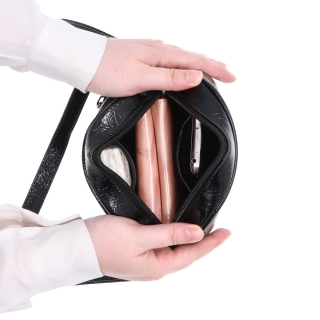 Malá crossbody kabelka so štruktúrovaným povrchom Le Sands materiál syntetická koža zapínanie na zips farba čierna veľkosť malá 4372 C Vnútro
