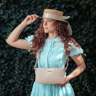 Malá crossbody kabelka v slamenom štýle Le Sands materiál syntetická koža zapínanie na zips farba béžová veľkosť malá 4616 K Lifestyle