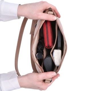 Kožená crossbody kabelka Noelia Bolger materiál kože zapínanie na zips farba nude veľkosť malá NB 0074 N Vnútro