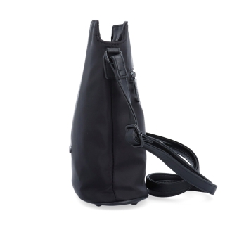 Praktická crossbody kabelka s extra vreckom Carmelo materiál nylon zapínanie na zips farba čierna veľkosť malá 6607 C Z boku
