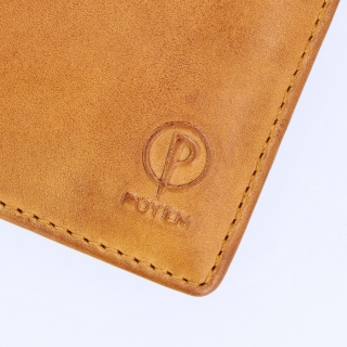 Praktická kompaktná peňaženka z pravej kože Poyem materiál kože zapínanie Bez zapínania farba žltá veľkosť malá 5243 Poyem ZLU Logo
