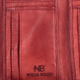 Kompaktná kožená peňaženka s mandalou Noelia Bolger materiál kože zapínanie na cvok farba červená veľkosť stredná 5122 NB CV Logo