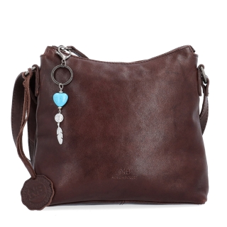 Kožená crossbody kabelka s príveskom Noelia Bolger materiál kože zapínanie na zips farba hnedá veľkosť malá NB 3100 H Spredu