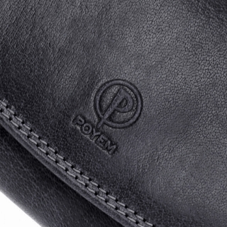 Kožená peňaženka s dvoma zipsami Poyem materiál kože zapínanie na cvok farba čierna veľkosť veľká 5215 Poyem C Logo