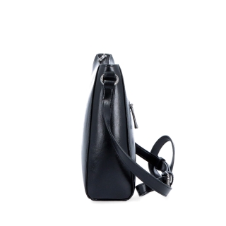 Nadčasová crossbody kabelka z pravej kože Noelia Bolger materiál kože zapínanie na zips farba čierna veľkosť malá NB 0079 C Z boku