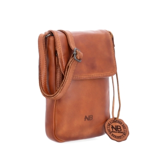 Kožená crossbody taška s chlopňou Noelia Bolger materiál kože zapínanie s chlopňou farba koňaková veľkosť malá NB 2418 KO