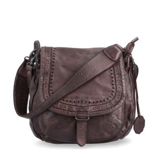 Kožená crossbody kabelka so zdobenou chlopňou Noelia Bolger materiál kože zapínanie s chlopňou farba hnedá veľkosť stredná NB 2030 H Spredu