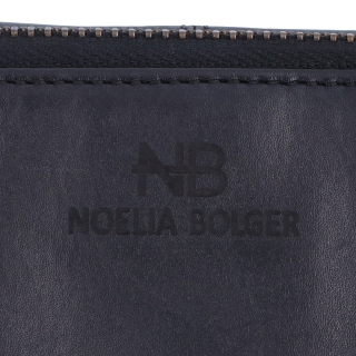 Kožená peňaženka s vreckom na zips Noelia Bolger materiál kože zapínanie na cvok farba čierna veľkosť malá 5136 NB C Logo