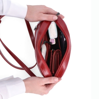 Malá minimalistická kožená crossbody kabelka Noelia Bolger materiál kože zapínanie na zips farba červená veľkosť malá NB 0106 TCV Vnútro