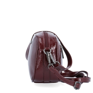 Malá crossbody kabelka so štruktúrovaným povrchom Le Sands materiál syntetická koža zapínanie na zips farba vínová veľkosť malá 4372 BO Z boku