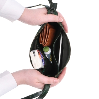 Malá elegantná kožená crossbody kabelka Noelia Bolger materiál kože zapínanie na zips farba zelená veľkosť malá NB 2420 ZE Vnútro