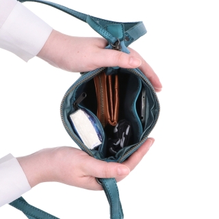 Elegantná kožená crossbody kabelka Noelia Bolger materiál kože zapínanie na zips farba tyrkysová veľkosť malá NB 2415 TYR Vnútro