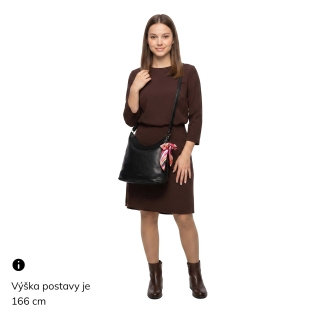 Mäkká hobo kabelka s ozdobnou šatkou Le Sands materiál syntetická koža zapínanie na zips farba taupe veľkosť stredná 7725 T Na postave