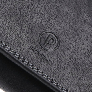 Praktická kožená peňaženka Poyem materiál kože zapínanie na cvok farba čierna veľkosť malá 5216 Poyem C Logo