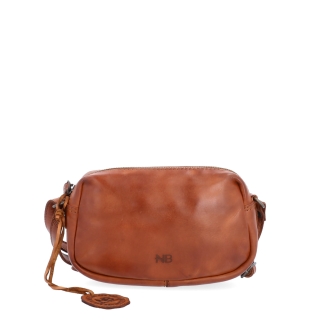 Minimalistická kožená crossbody kabelka Noelia Bolger materiál kože zapínanie na zips farba koňaková veľkosť malá NB 2417 KO Spredu