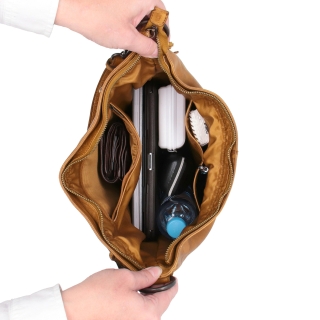 Mäkká kožená hobo kabelka cez rameno Noelia Bolger materiál kože zapínanie na zips farba žltá veľkosť stredná NB 2043 ZLU Vnútro