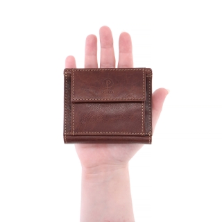 Unisex kožená peňaženka Poyem materiál kože zapínanie na cvok farba hnedá veľkosť malá 5239 Poyem H V ruke