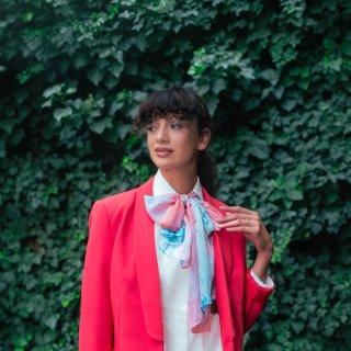 Ľahká šatka s kvetinovým motívom Noelia Bolger materiál polyester farba ružová KL502 - 01 Lifestyle