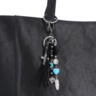 Veľká kožená crossbody kabelka s príveskom Noelia Bolger materiál kože zapínanie na zips farba čierna veľkosť veľká NB 3109 C Detail